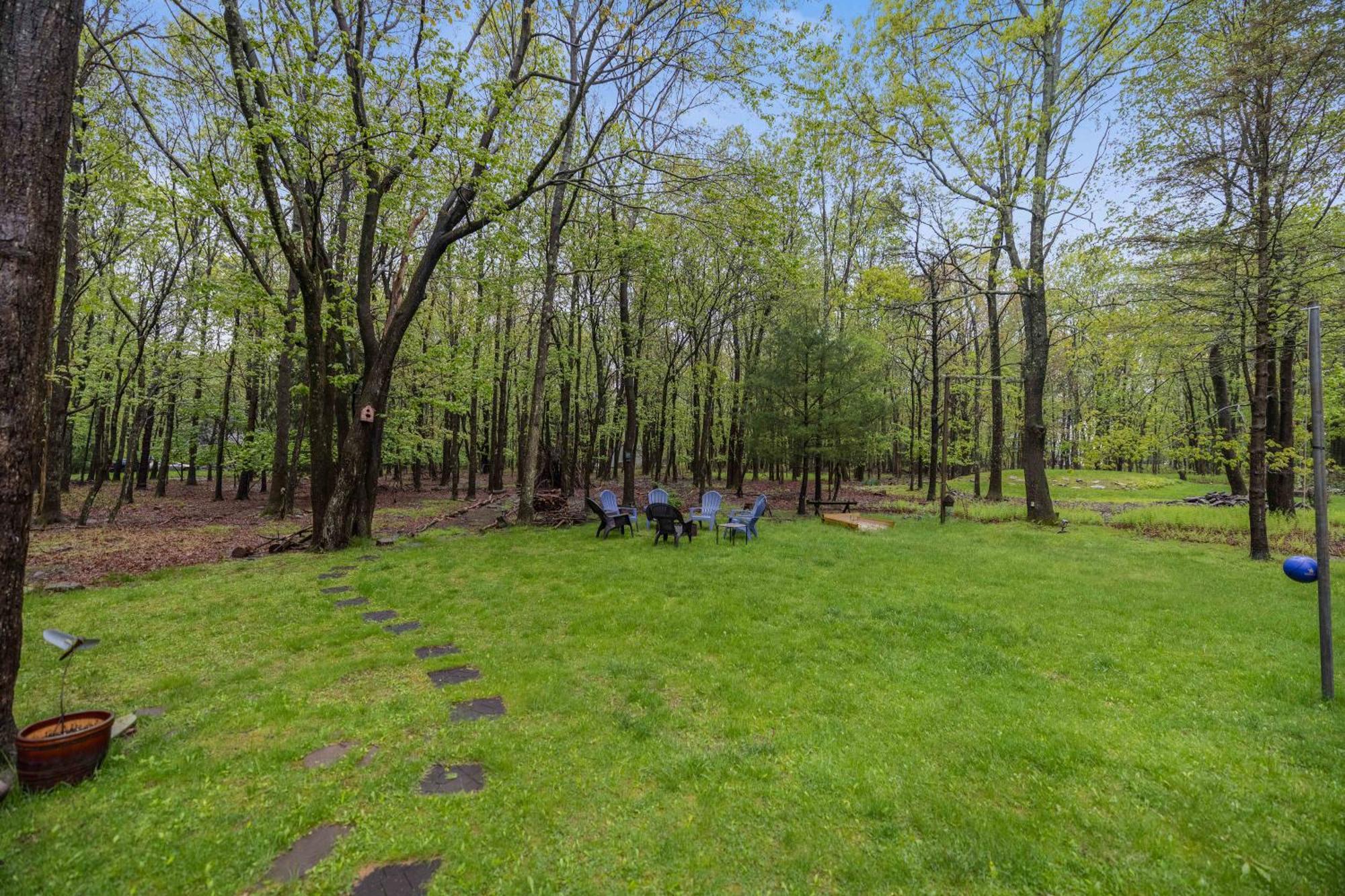 Serenity And Fun All In One In This Cozy Pocono Cabin Jim Thorpe Extérieur photo